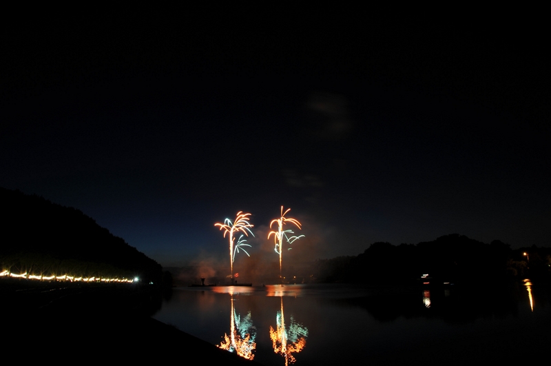 Evry Daily Photo - Fete Nationale 14 Juillet Evry - Feu D Artifice - large - 4791762610.jpg